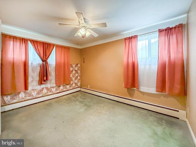 2751 KRUGER RD, Abington, PA 19001