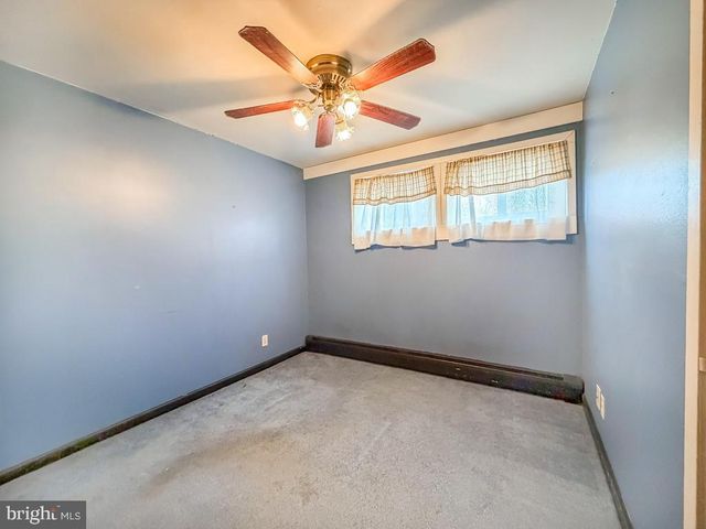 2751 KRUGER RD, Abington, PA 19001