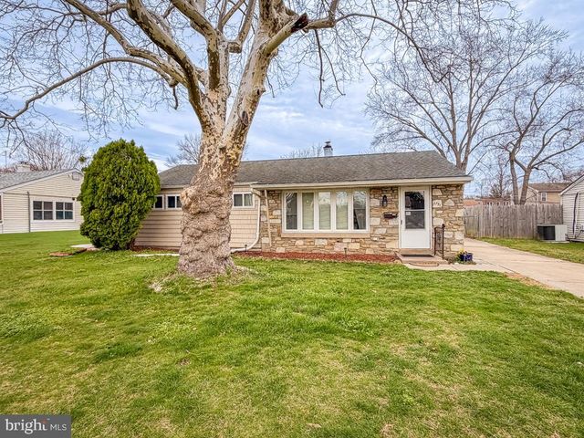 2751 KRUGER RD, Abington, PA 19001