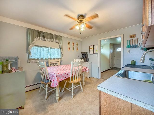 2751 KRUGER RD, Abington, PA 19001