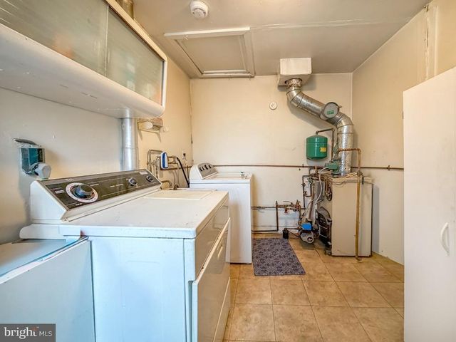 2751 KRUGER RD, Abington, PA 19001