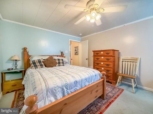 2751 KRUGER RD, Abington, PA 19001