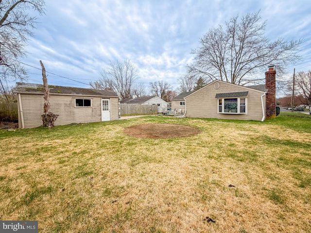 2751 KRUGER RD, Abington, PA 19001