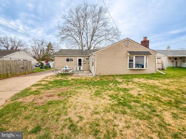 2751 KRUGER RD, Abington, PA 19001