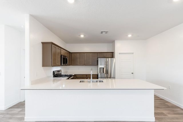 7133 W Willis Avenue, Fresno, CA 93723