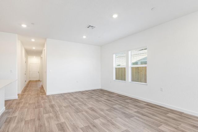 7133 W Willis Avenue, Fresno, CA 93723