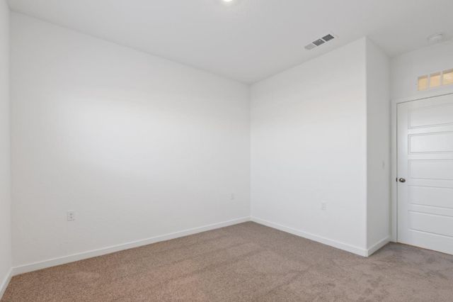 7133 W Willis Avenue, Fresno, CA 93723
