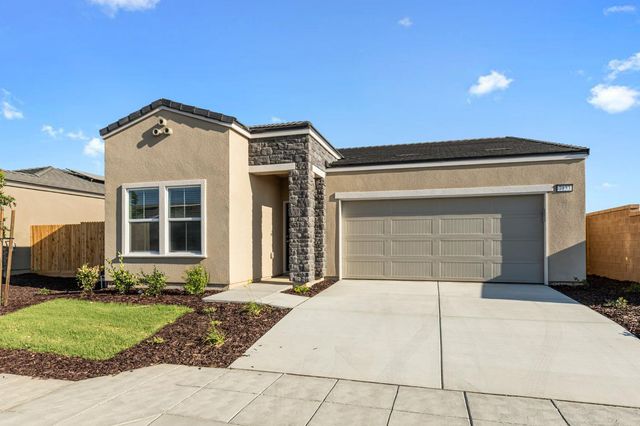 7133 W Willis Avenue, Fresno, CA 93723