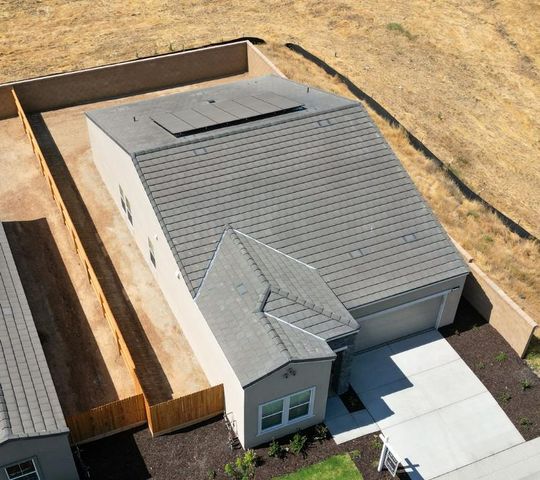 7133 W Willis Avenue, Fresno, CA 93723