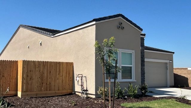 7133 W Willis Avenue, Fresno, CA 93723
