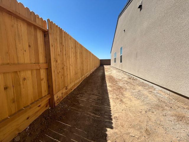 7133 W Willis Avenue, Fresno, CA 93723