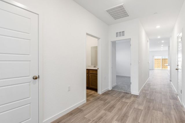 7133 W Willis Avenue, Fresno, CA 93723
