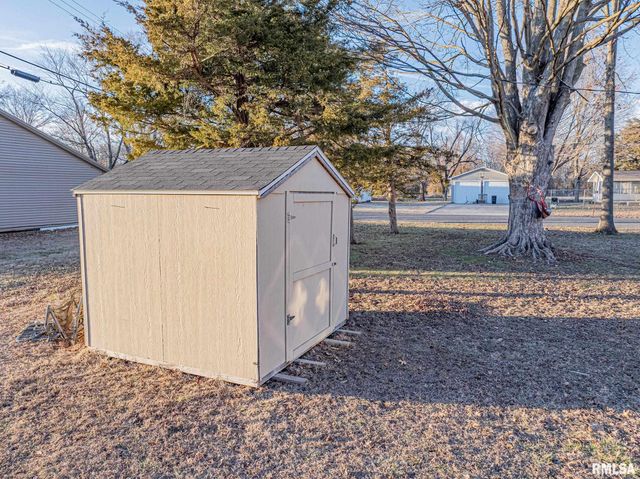 1201 N FRANKLIN Street, Salem, IL 62881