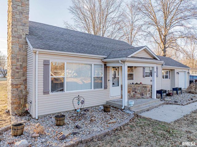 1201 N FRANKLIN Street, Salem, IL 62881