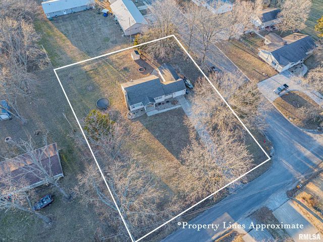 1201 N FRANKLIN Street, Salem, IL 62881