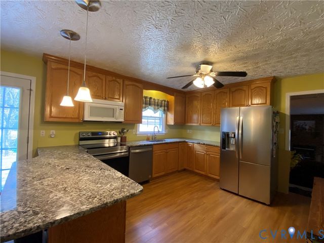 3766 Venter Rd, Aylett, VA 23009