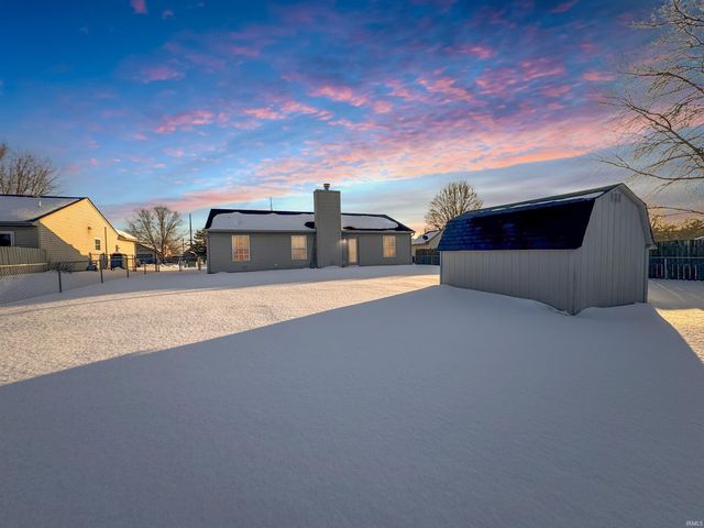 106 Broad Leaf Place, Mooresville, IN 46158