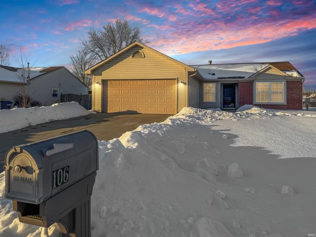 106 Broad Leaf Place, Mooresville, IN 46158