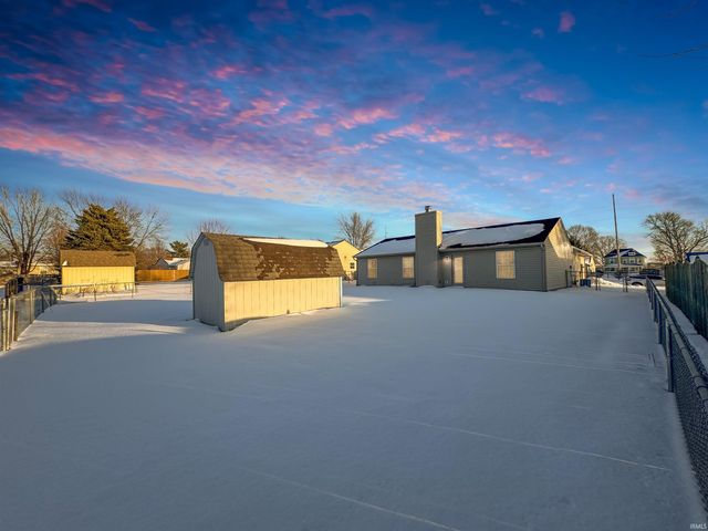 106 Broad Leaf Place, Mooresville, IN 46158