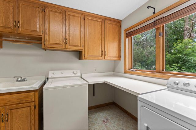 7890 Guild Court, Apple Valley, MN 55124