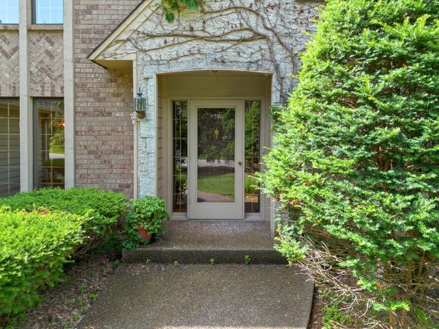 7890 Guild Court, Apple Valley, MN 55124