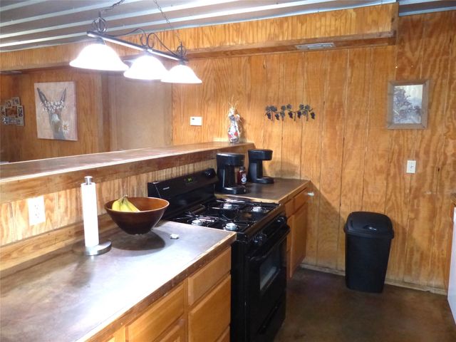 101 S Loop, Brady, TX 76825