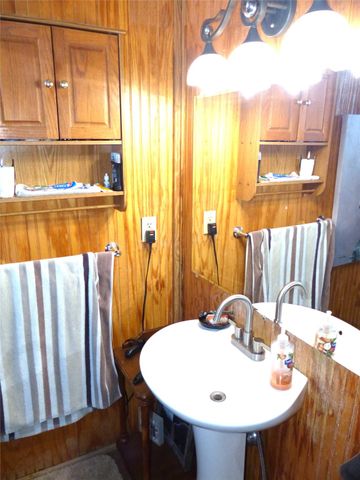 101 S Loop, Brady, TX 76825