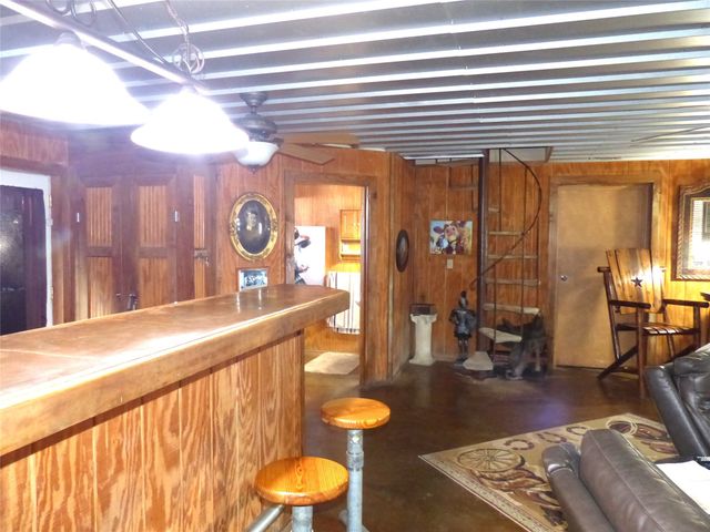 101 S Loop, Brady, TX 76825