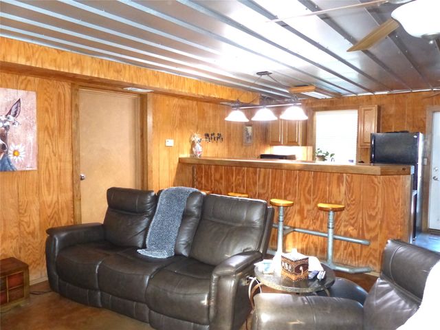 101 S Loop, Brady, TX 76825