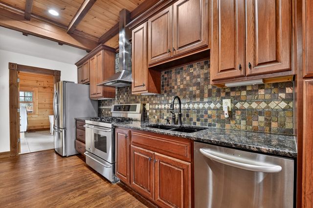 260 Bailey Farm Drive, Mineral Bluff, GA 30559