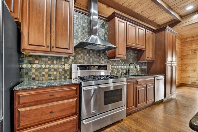 260 Bailey Farm Drive, Mineral Bluff, GA 30559