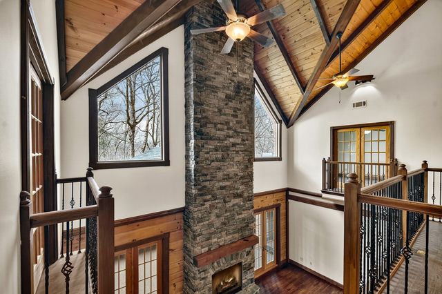 260 Bailey Farm Drive, Mineral Bluff, GA 30559