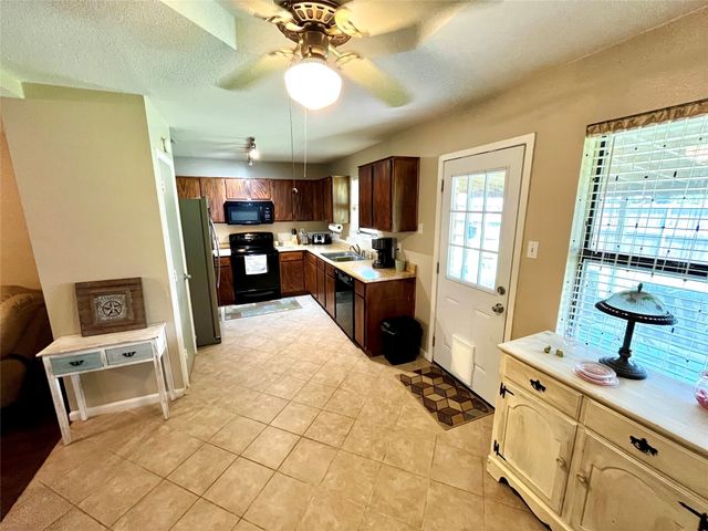 328 Branson Road, Roanoke, TX 76262