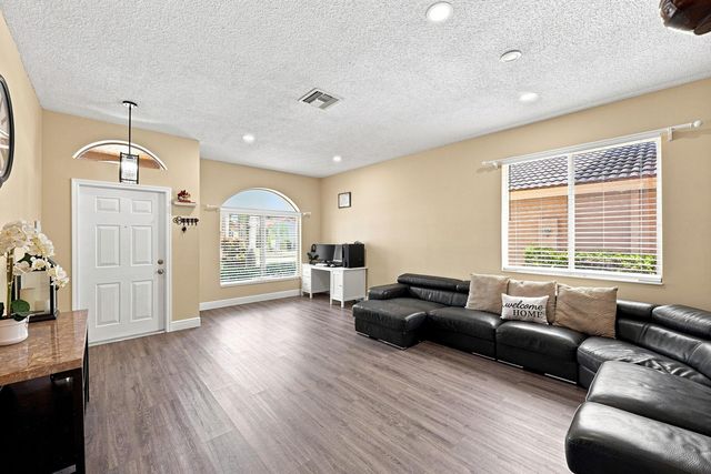 5021 PEBBLEBROOK Terrace, Coconut Creek, FL 33073