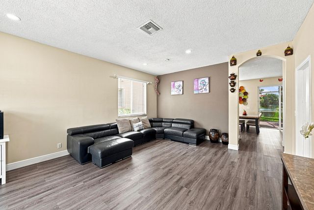 5021 PEBBLEBROOK Terrace, Coconut Creek, FL 33073