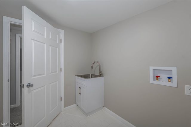 223 High Street SE, Canal Fulton, OH 44614