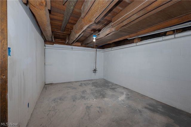 223 High Street SE, Canal Fulton, OH 44614