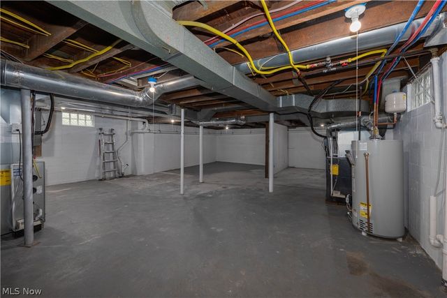 223 High Street SE, Canal Fulton, OH 44614