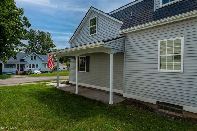 223 High Street SE, Canal Fulton, OH 44614