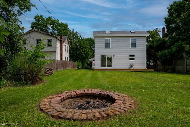223 High Street SE, Canal Fulton, OH 44614