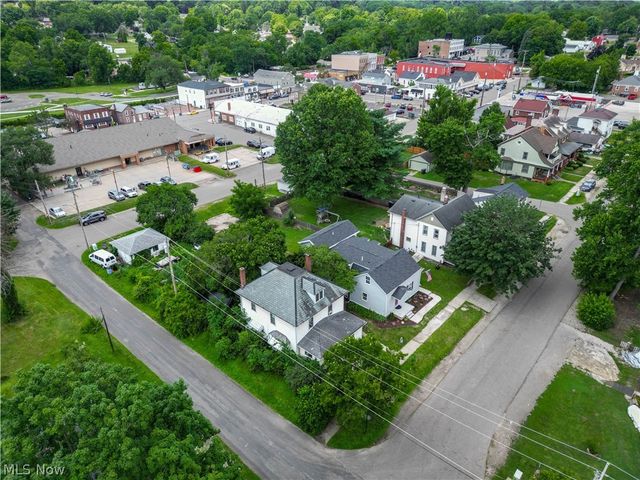223 High Street SE, Canal Fulton, OH 44614