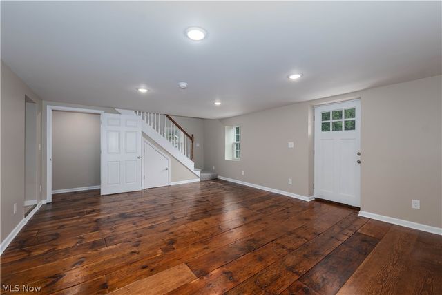 223 High Street SE, Canal Fulton, OH 44614