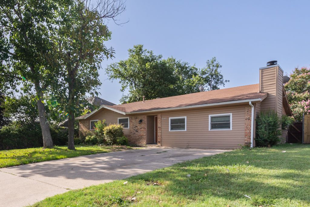 2303 April Lane, Grand Prairie, TX 75050