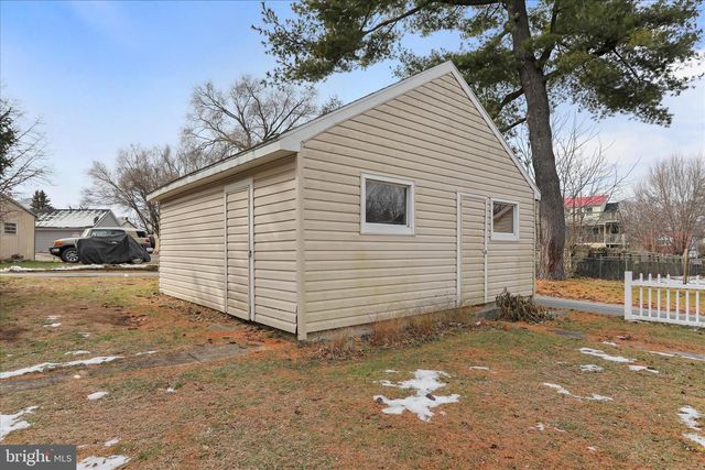 240 COLLEGE AVENUE, Chambersburg, PA 17201