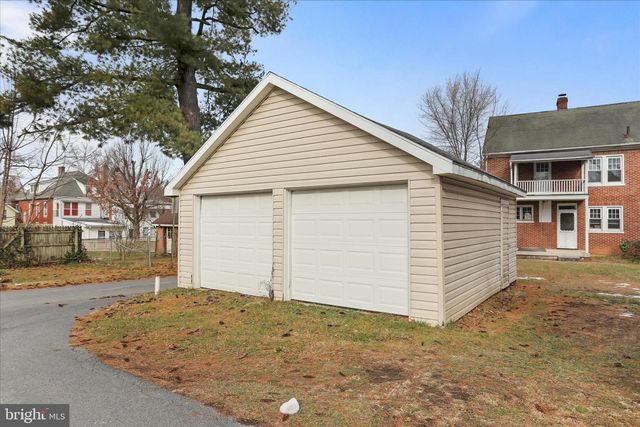 240 COLLEGE AVENUE, Chambersburg, PA 17201