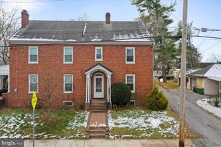 240 COLLEGE AVENUE, Chambersburg, PA 17201