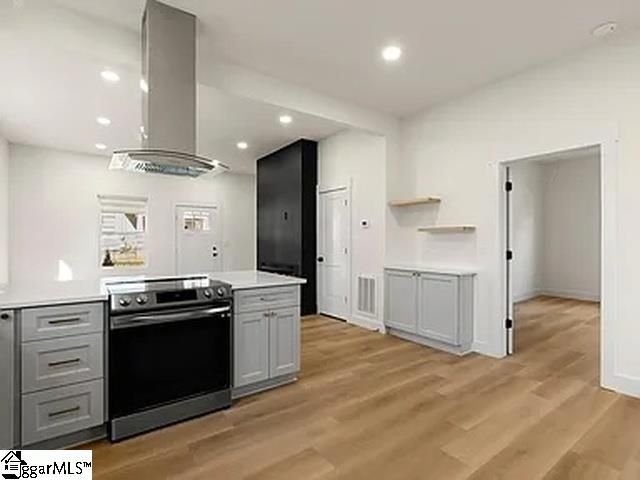 6 10th Street, Greer, SC 29651