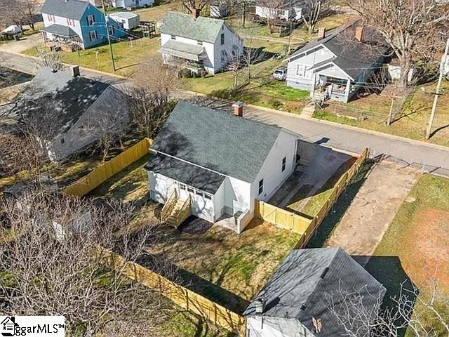 6 10th Street, Greer, SC 29651