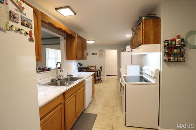 1213 Killarney Drive, Greenville, IL 62246