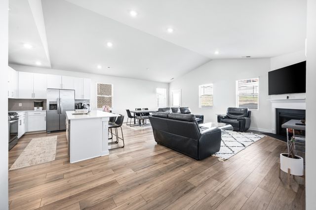 643 Snap Dragon Ln, Hendersonville, TN 37075